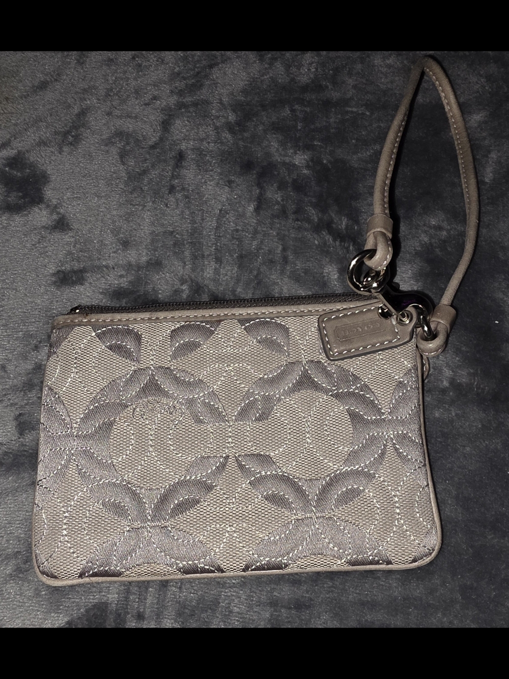 Coach Op Art Signature gray wristlet